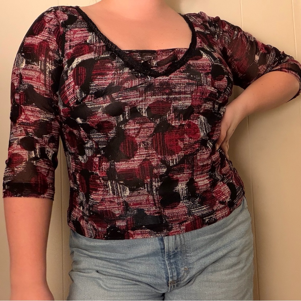 Liz Claiborne Patterned Red + Black Longsleeve